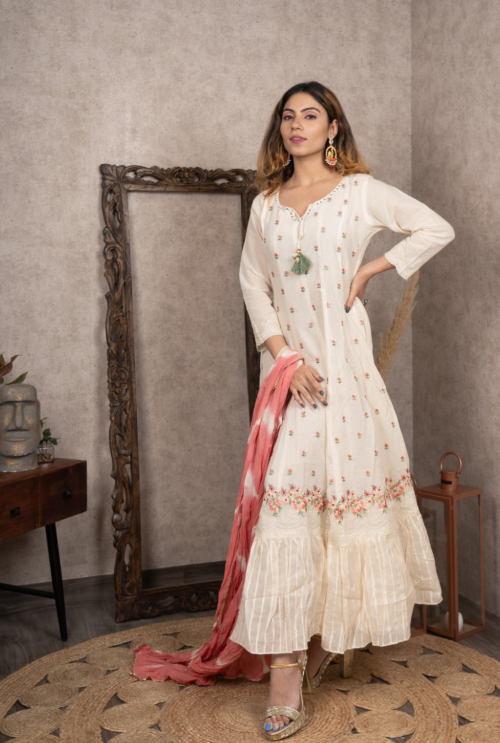 Cream Floral Floor Length Kurta with Stylish Duppata🩷