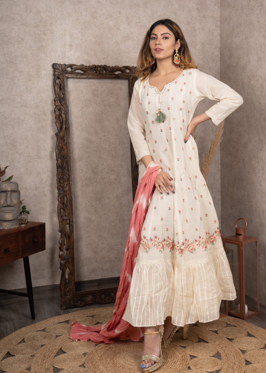 Cream Floral Floor Length Kurta With Stylish Dupatta🩷